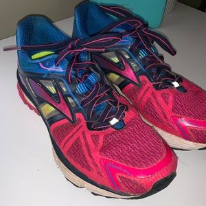 Women’s Brooks running shoes